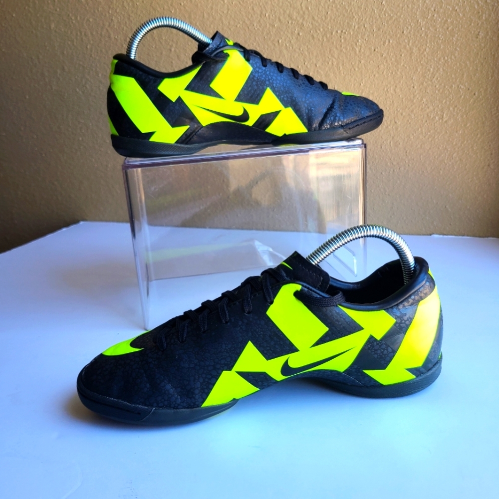 NIKE CR7 MERCURIAL VAPOR SUPERFLY III FG SOCCER BOOTS US 7 / UK 6